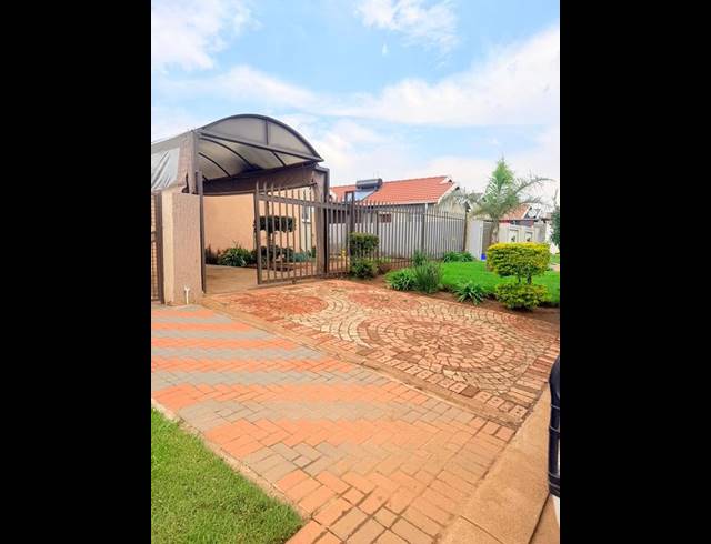 2 BEDROOM HOUSE FOR SALE IN WINDMILL PARK